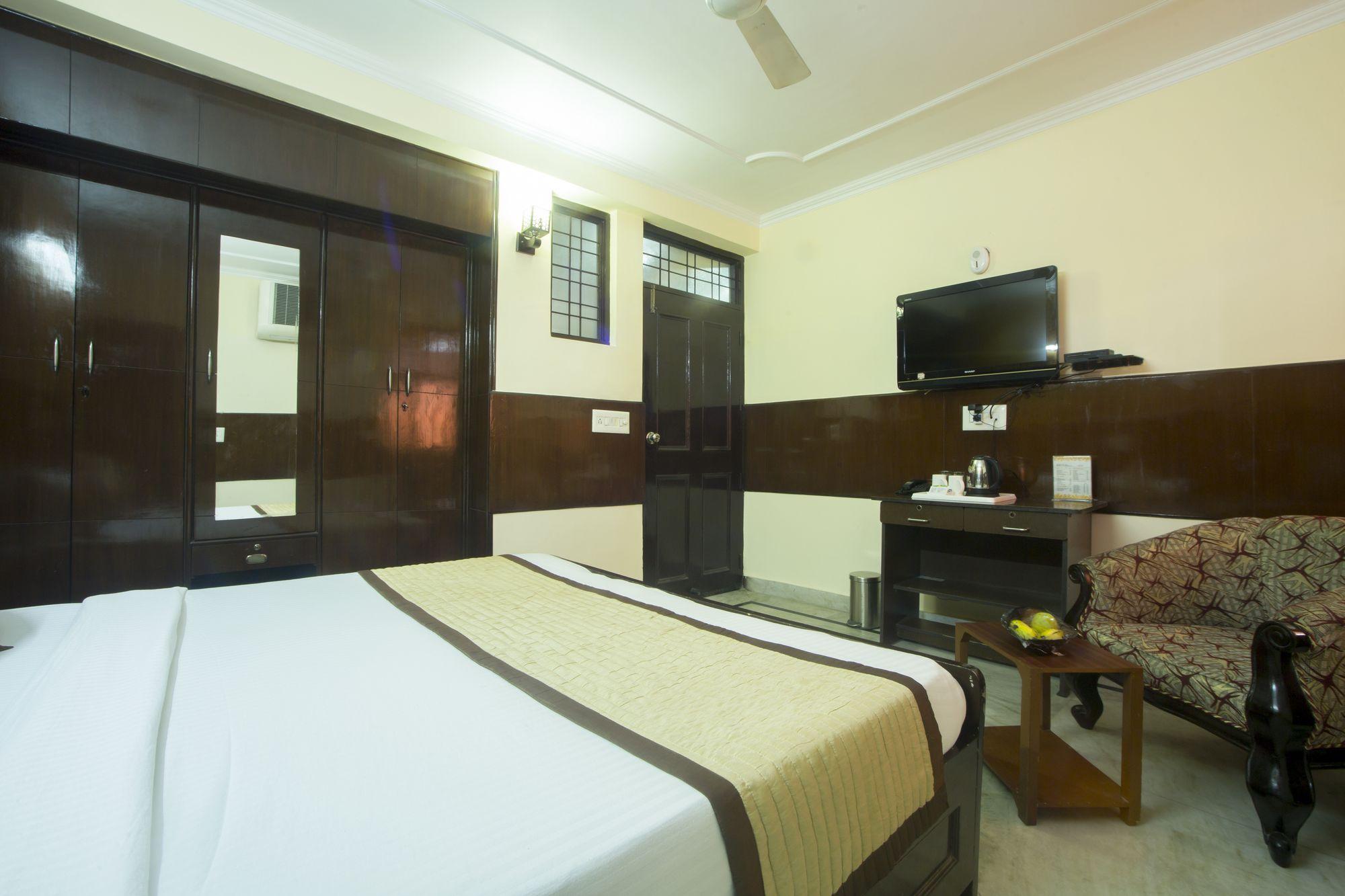 Hotel Olive & Blue - Govt Approved Hotel Near Delhi Airport Нью-Дели Экстерьер фото